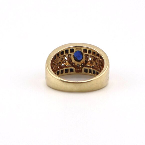14k Gold Ring with Sapphire and Diamonds - Picture 4 of 5